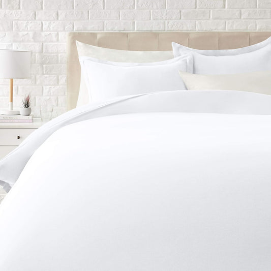 Amazon Basics Lightweight Microfiber 3 Piece Duvet Cover Set with Zipper Closure, Full/Queen, Bright White, Solid